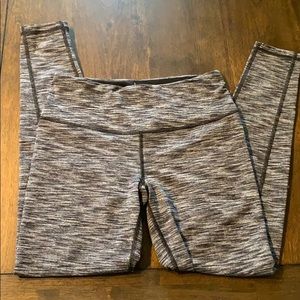 Victoria sport Knockout athletic leggings